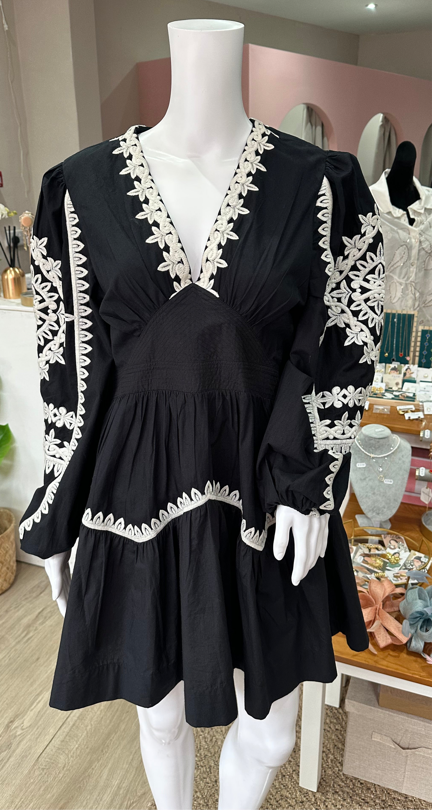 Black & white embroidered detail puff sleeve dress
