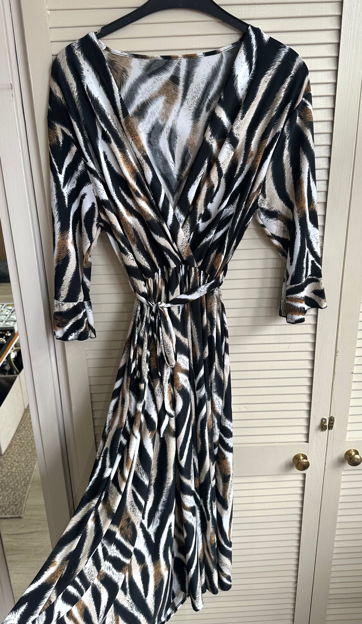 Curve size animal printed tie waist midi dress