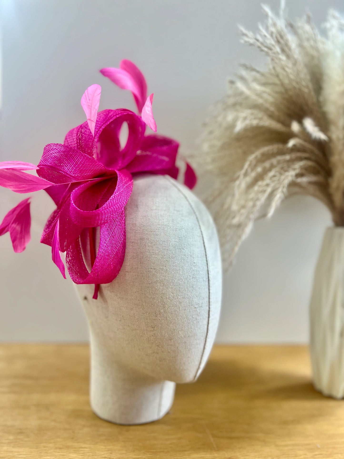 Fuchsia pink clip in fascinator - F0009