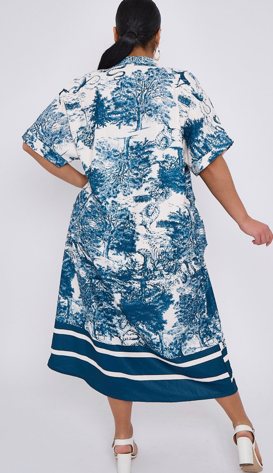 Plus size blue printed collar style short sleeve dress with pockets