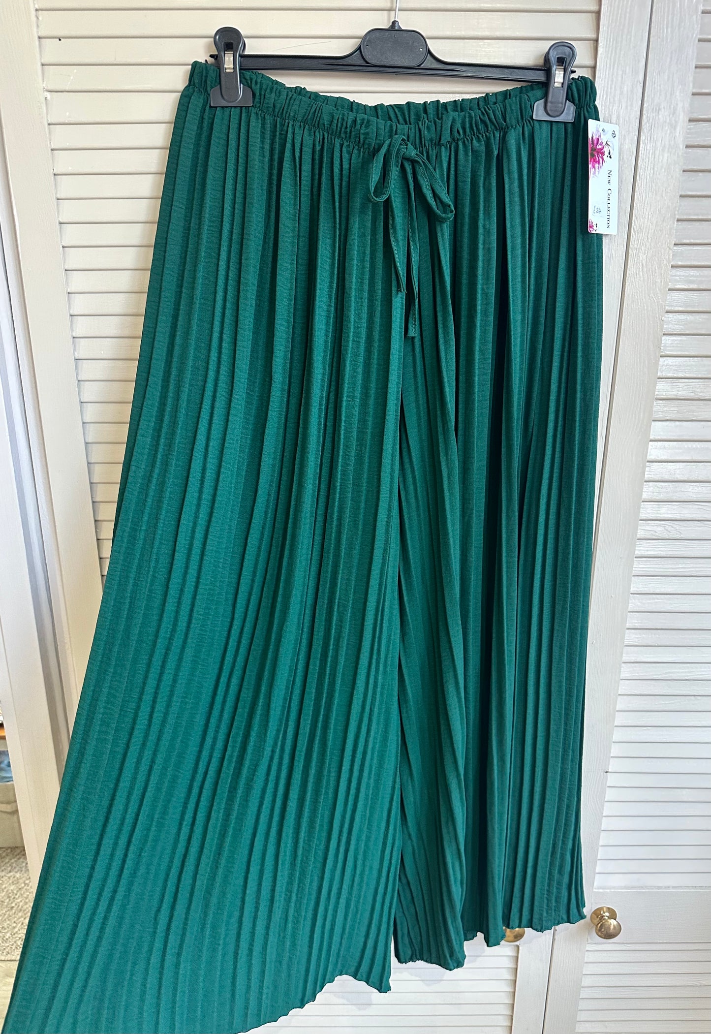 Super wide leg pleated trousers with drawstring waist - emerald green