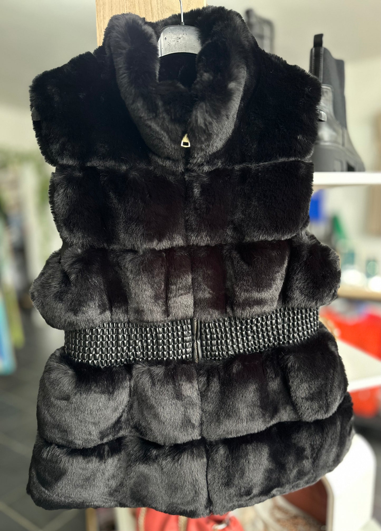 Black faux fur elasticated waist gilet