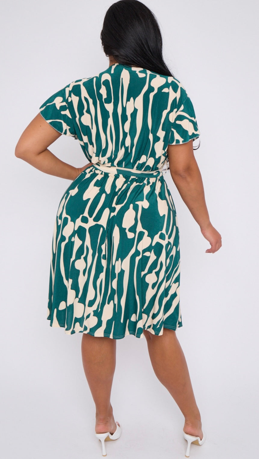 Curve fit green printed tie waist dress with pockets