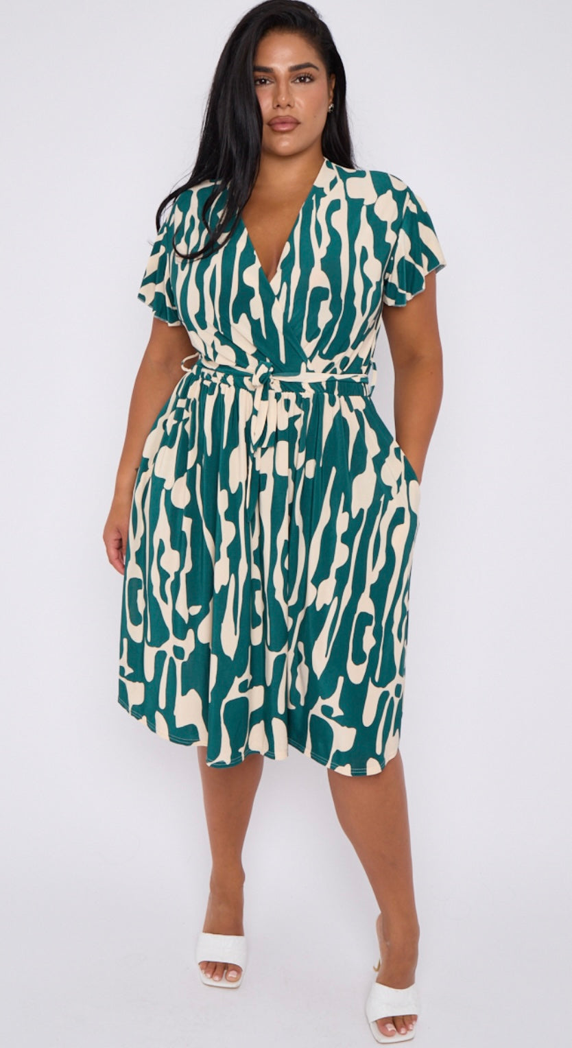 Curve fit green printed tie waist dress with pockets