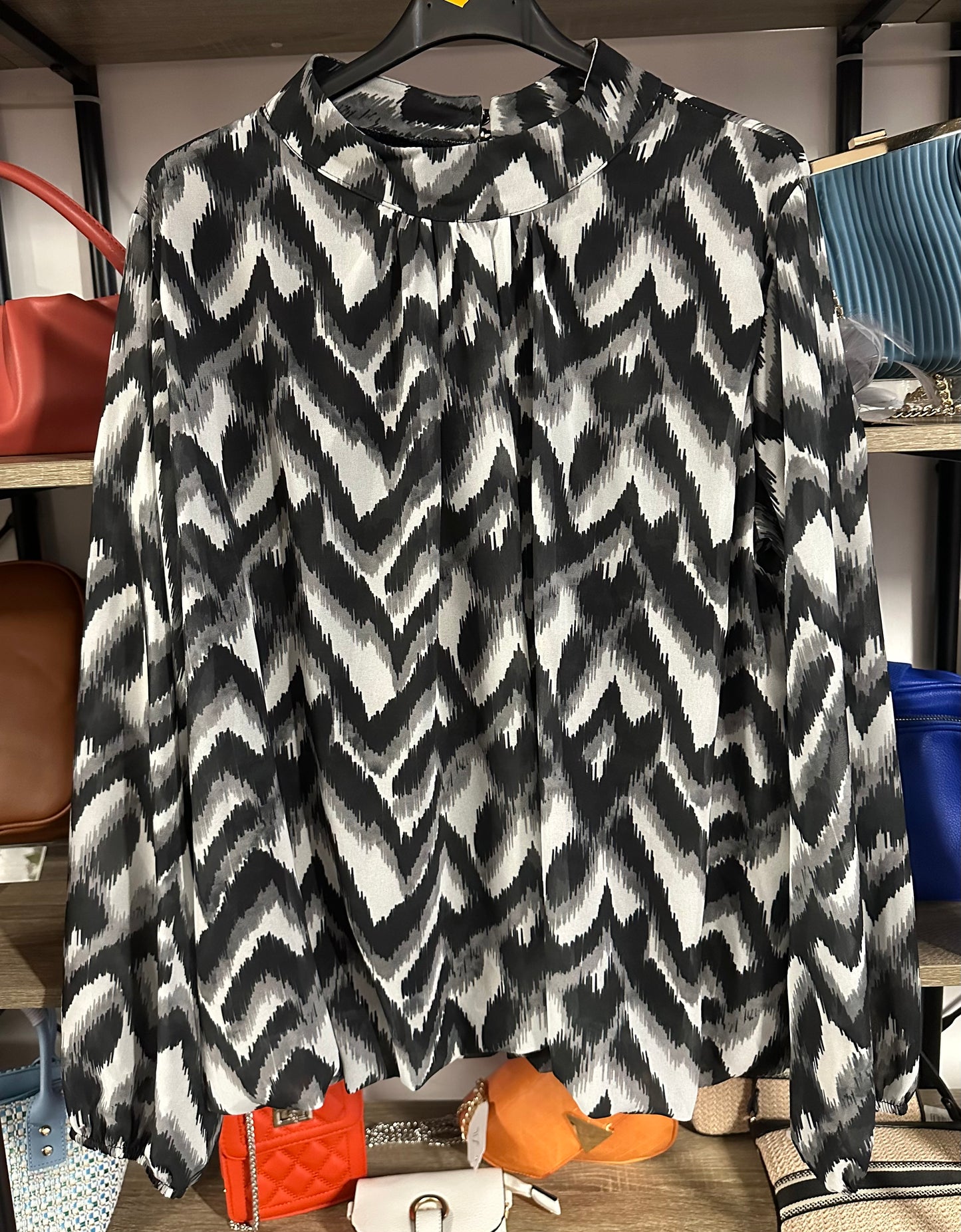 Zig zag printed long sleeve blouse - Black