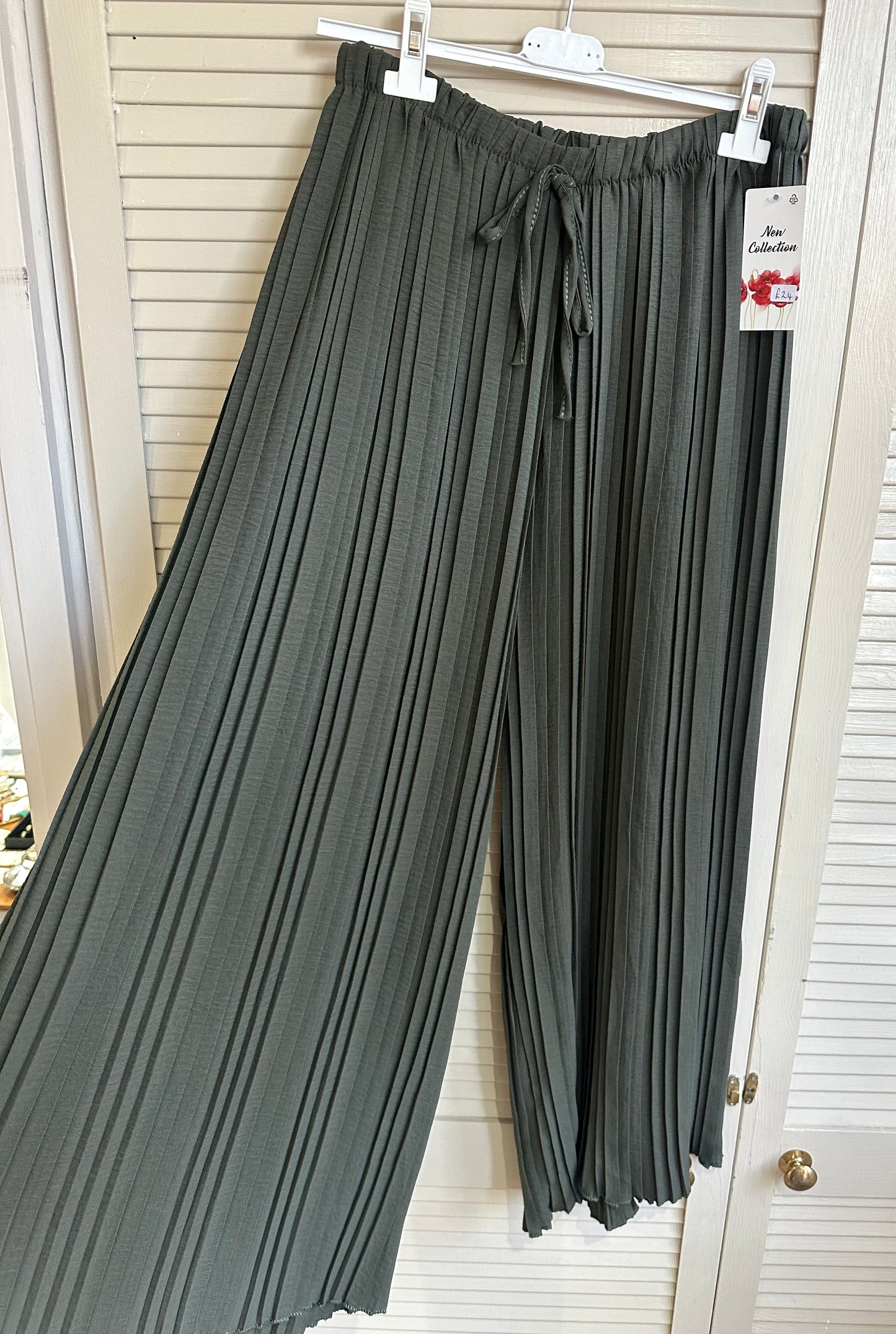 Super wide leg pleated trousers with drawstring waist - Khaki green