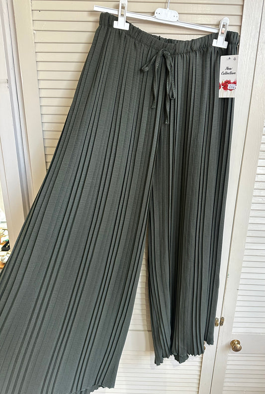 Super wide leg pleated trousers with drawstring waist - Khaki green