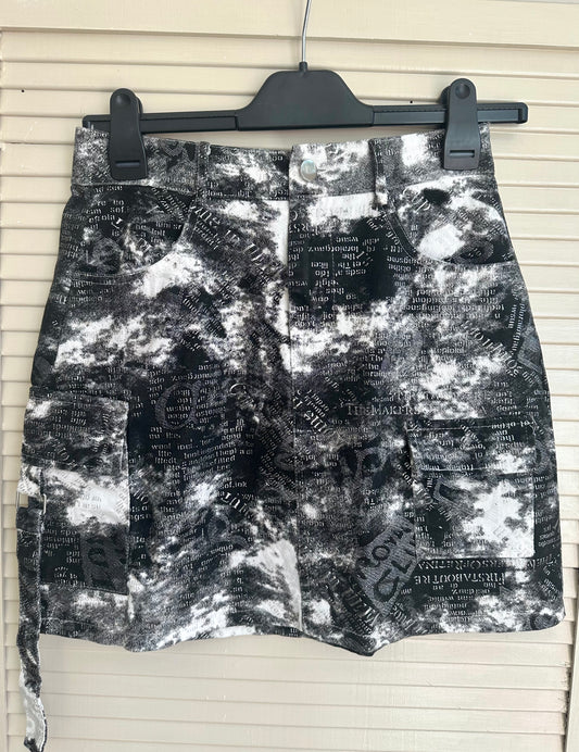 Black abstract cargo mini skirt