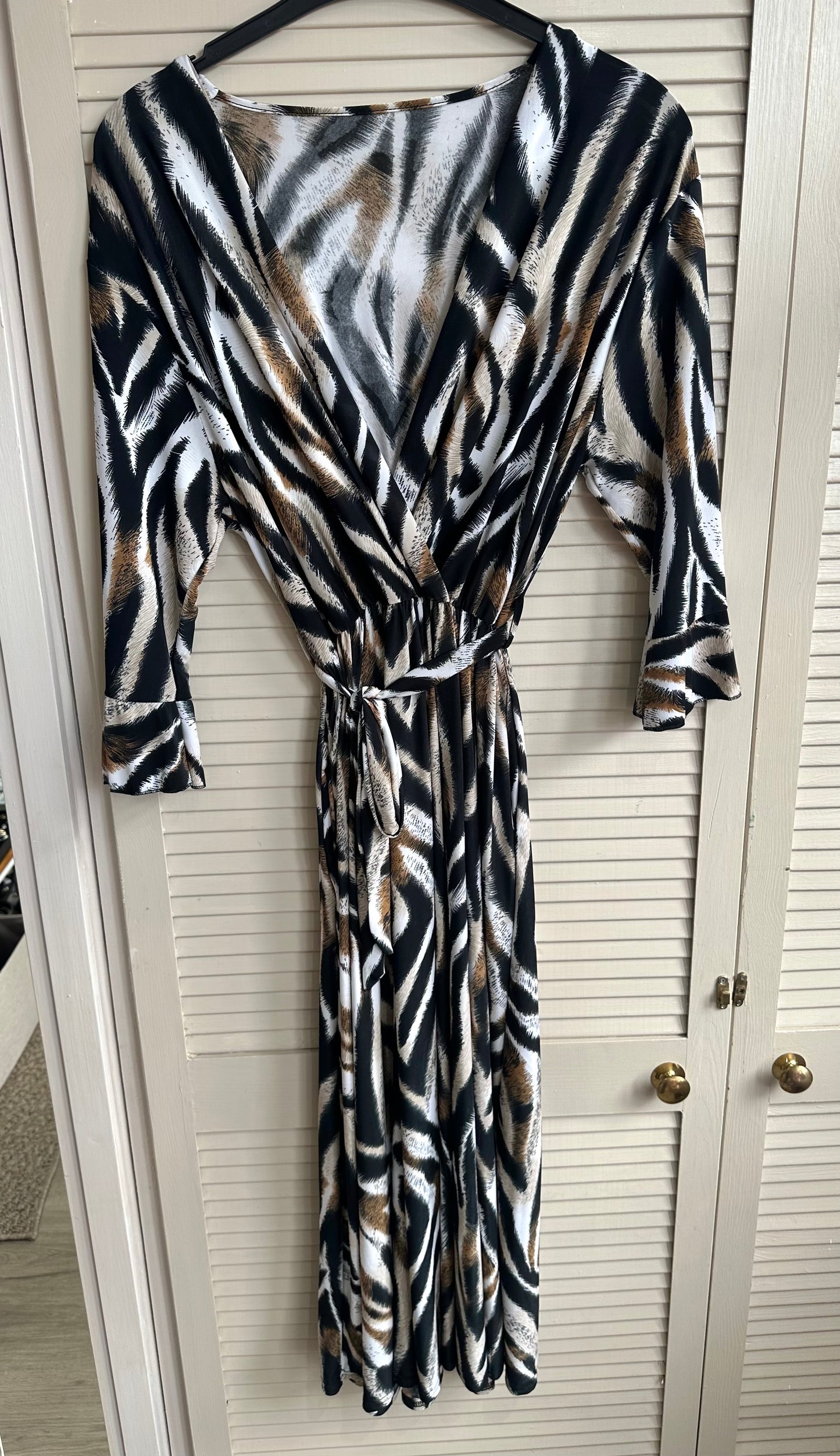 Curve size animal printed tie waist midi dress