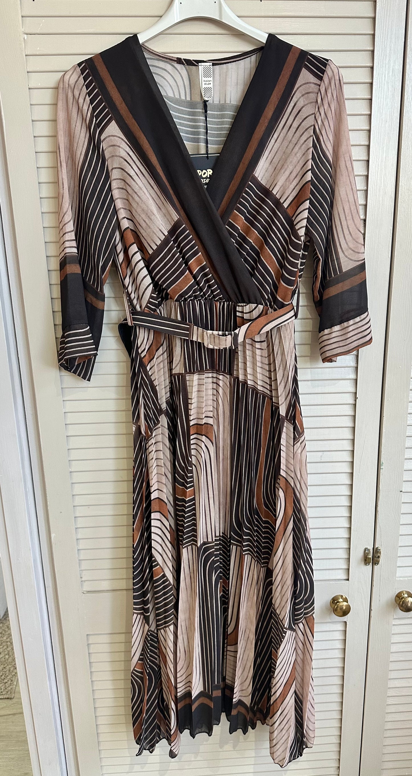 Brown printed 3/4 sleeve pleated bottom belted midi dress