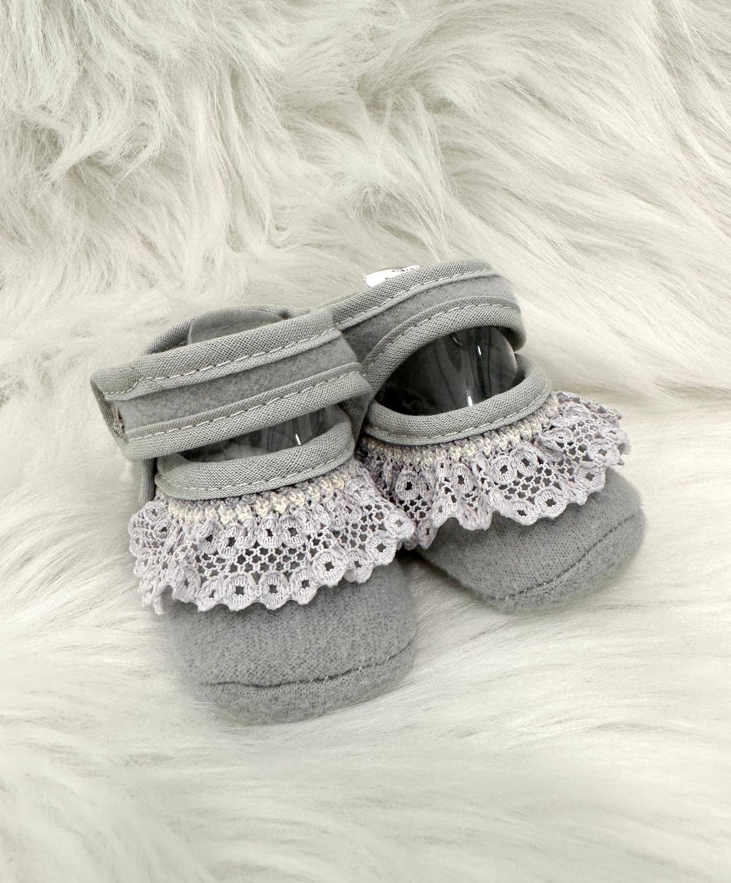 Lace detail soft baby shoes - Grey