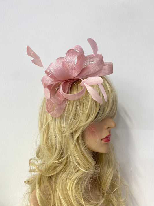 Light pink clip in fascinator - F0009