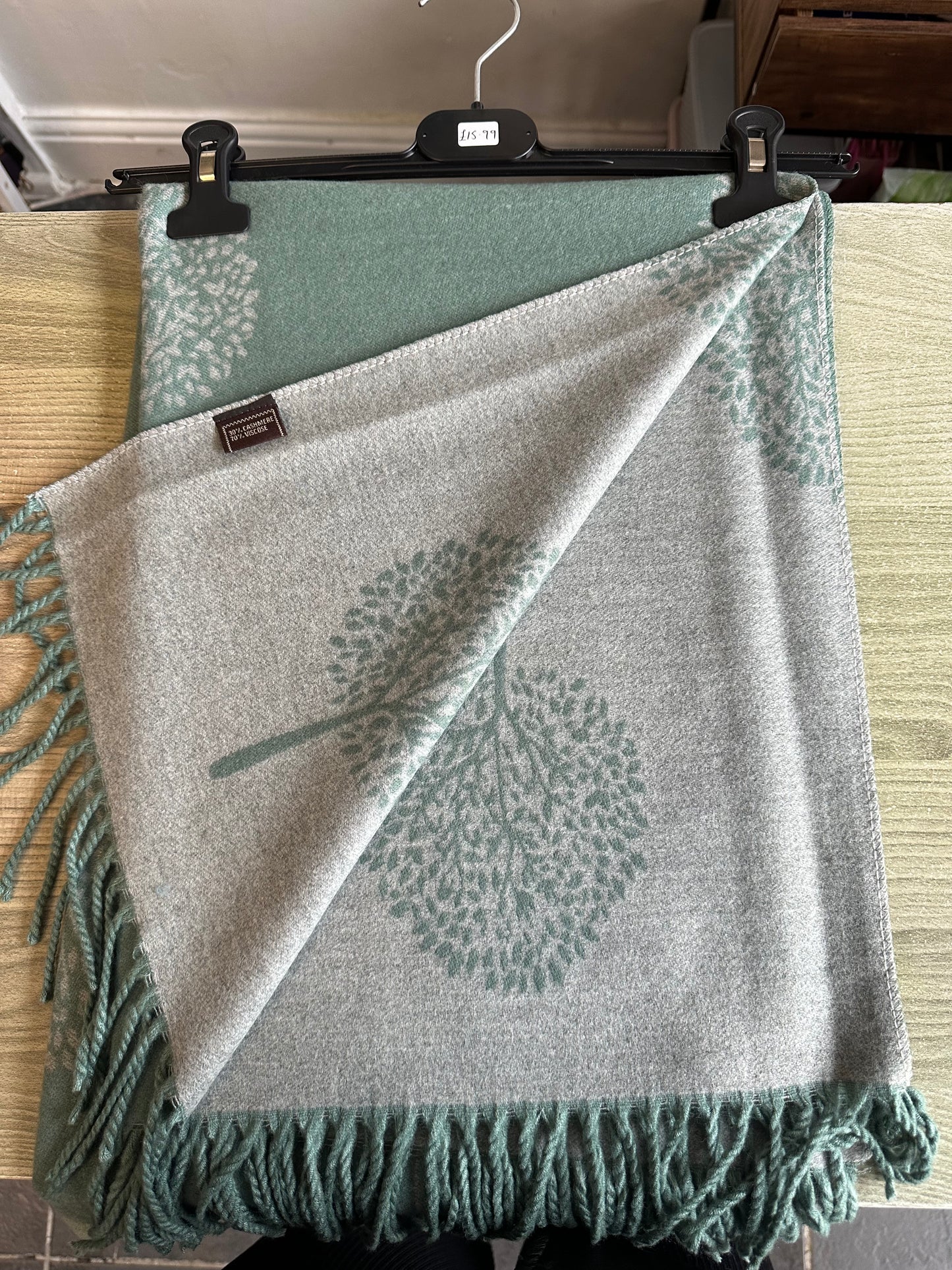 Tree pattern reversible winter scarf - Light green & grey