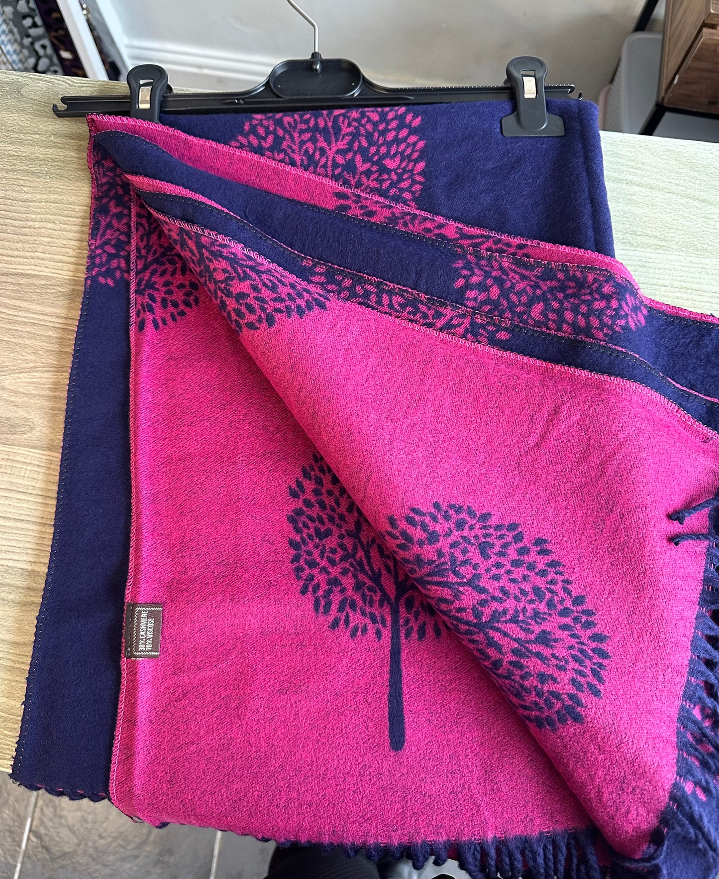 Tree pattern reversible winter scarf - Indigo & pink