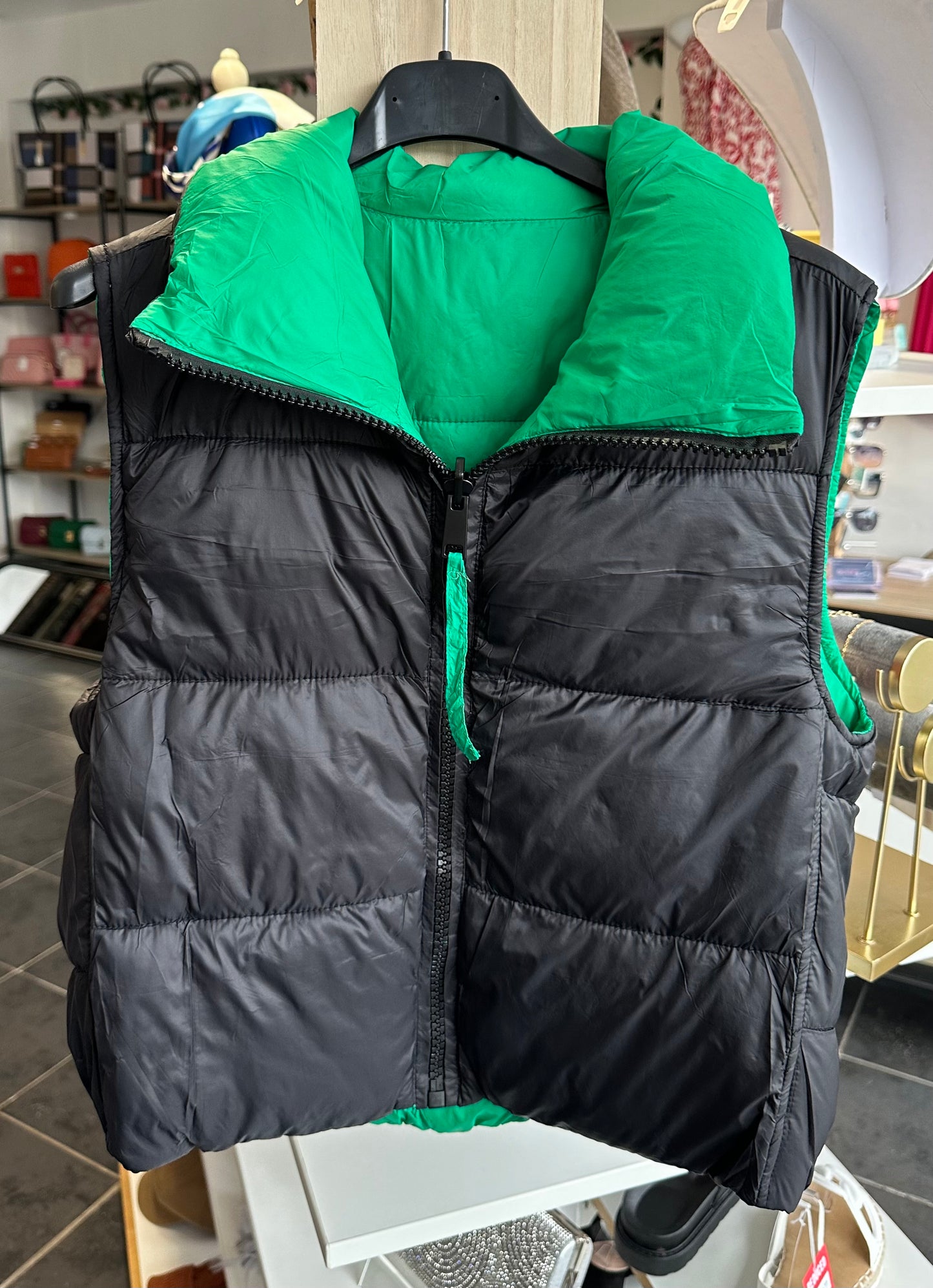 Black & green reversible crop gilet