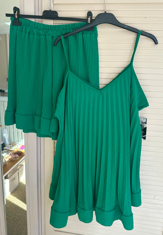 Green short & cami top co word