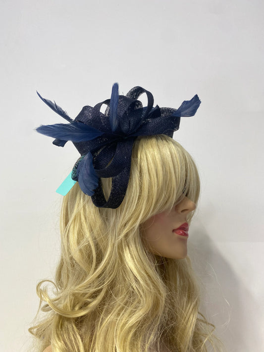 Navy clip in fascinator - F0009