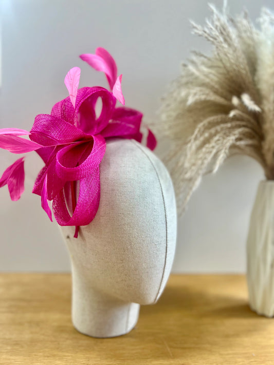 Fuchsia pink clip in fascinator - F0009