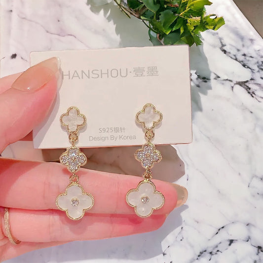 White flower rhinestone detail drop earrings