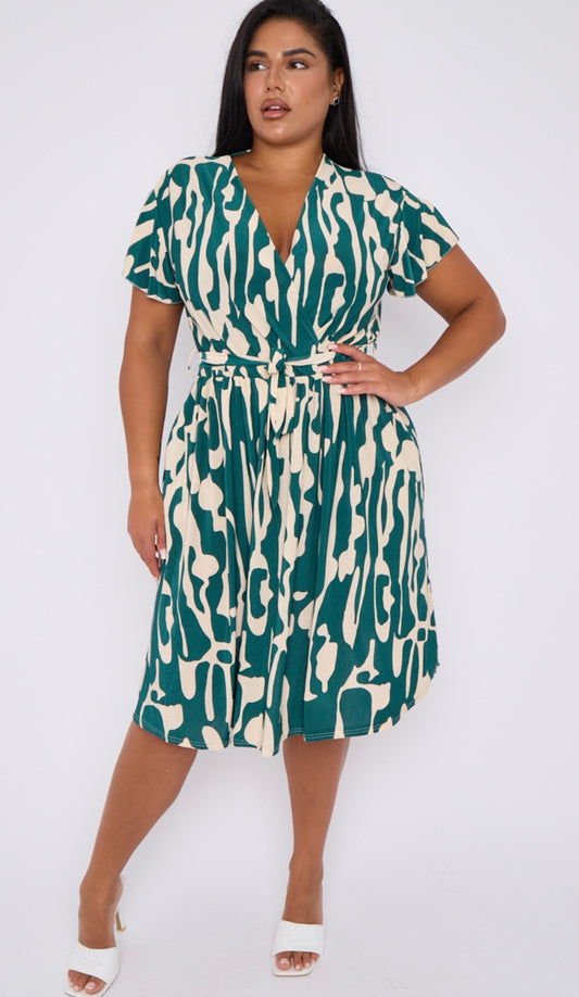 Curve fit green printed tie waist dress with pockets