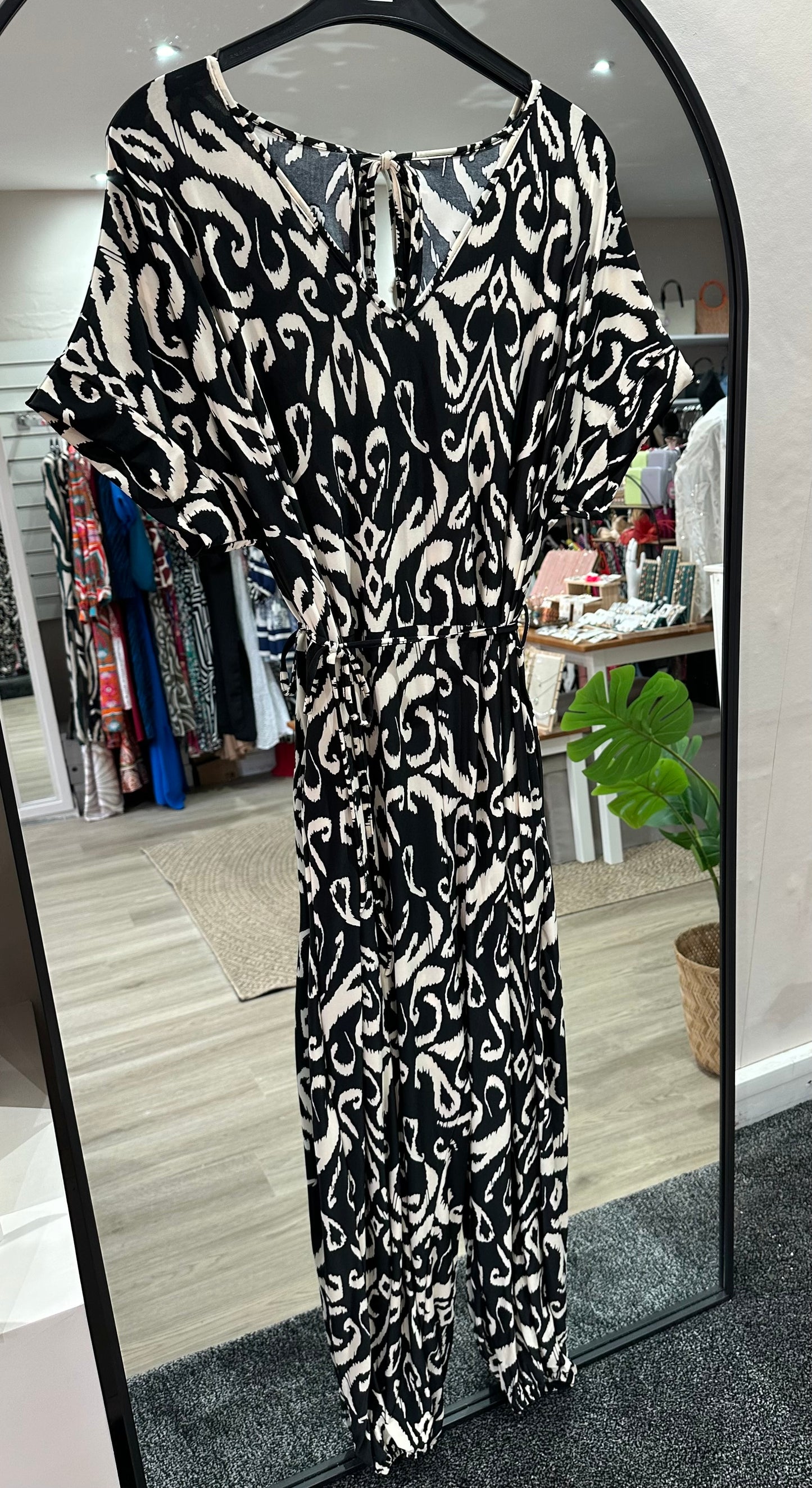 Curve size black and beige printed tie waist jumpsuit