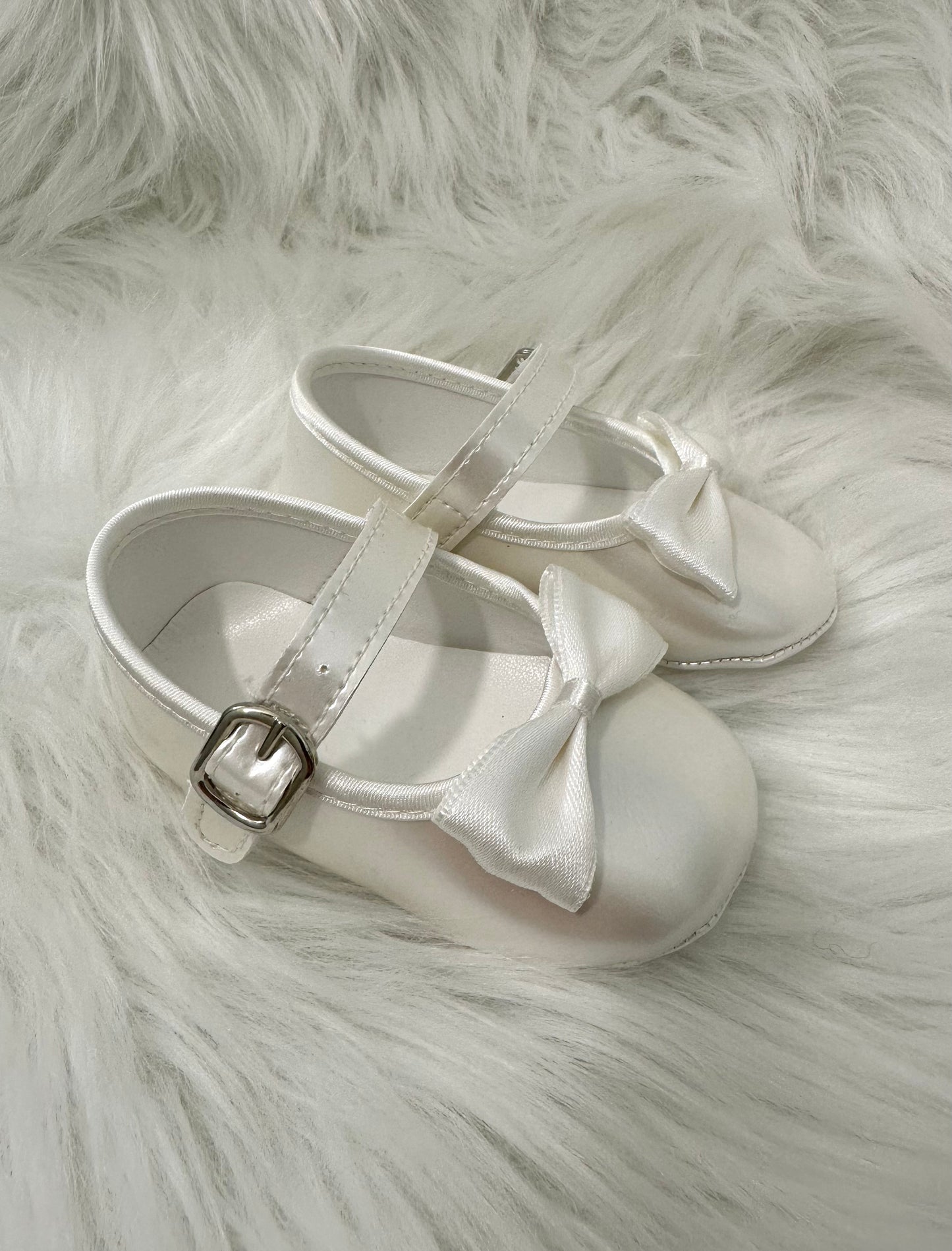 Baby girl off white bow pearlescent buckle detail velcro shoes