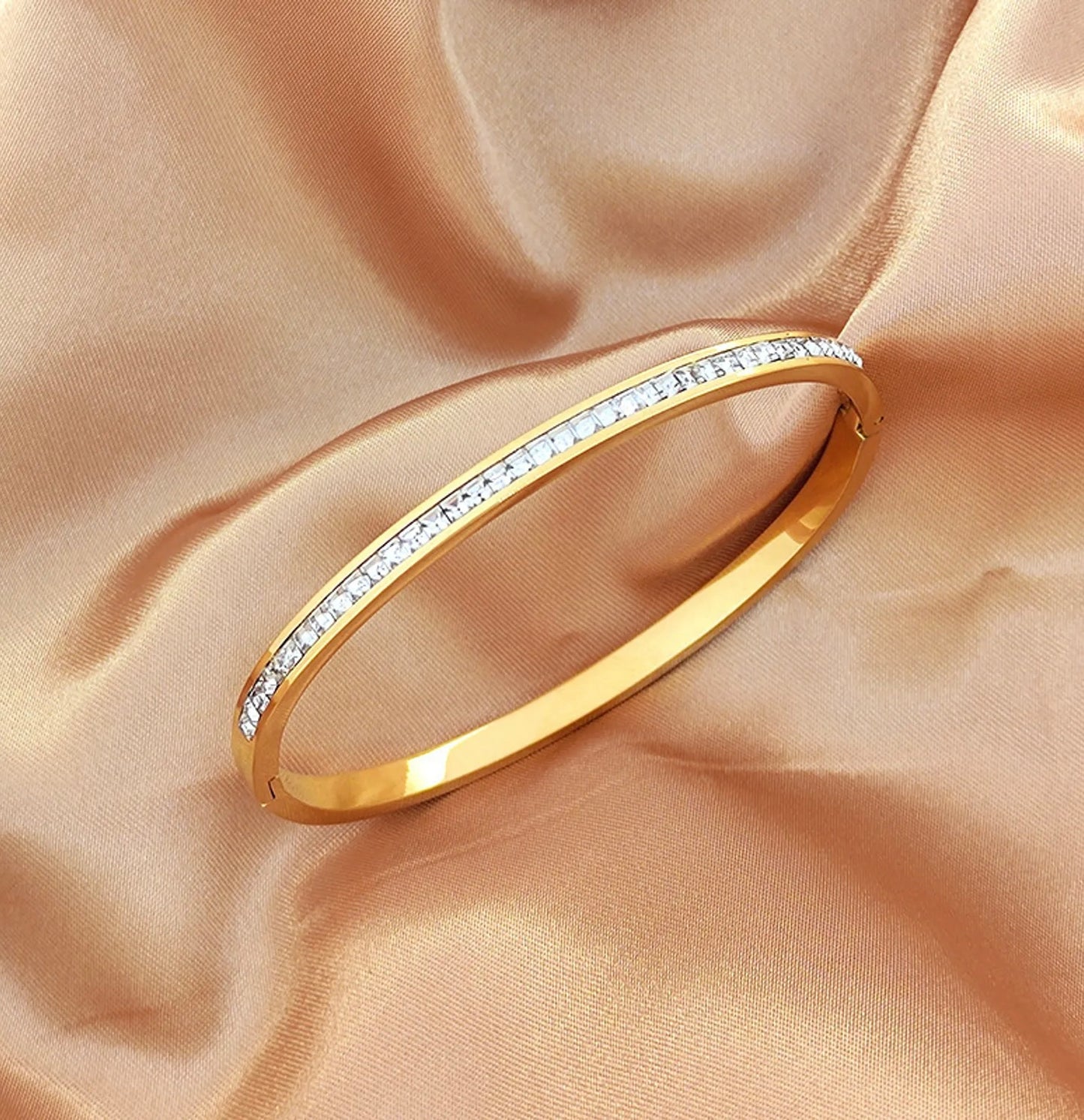 Diamante detail bangle - gold