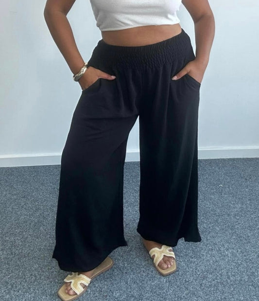 Curve fit wide leg elasticated waist trousers with pockets - Black